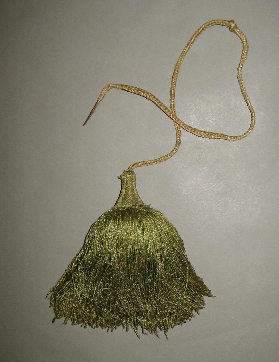 1969.1671 d Window hanging, tassel