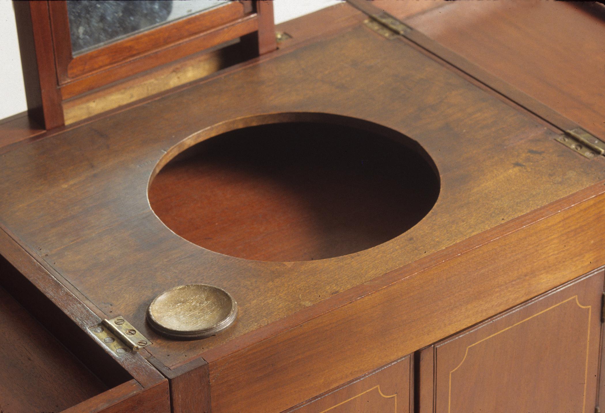 1969.1677 Stand, Wash stand, detail 1