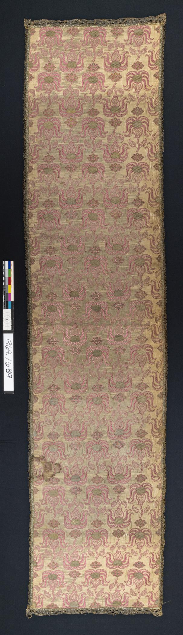 1969.1689 Textile, woven, view 1