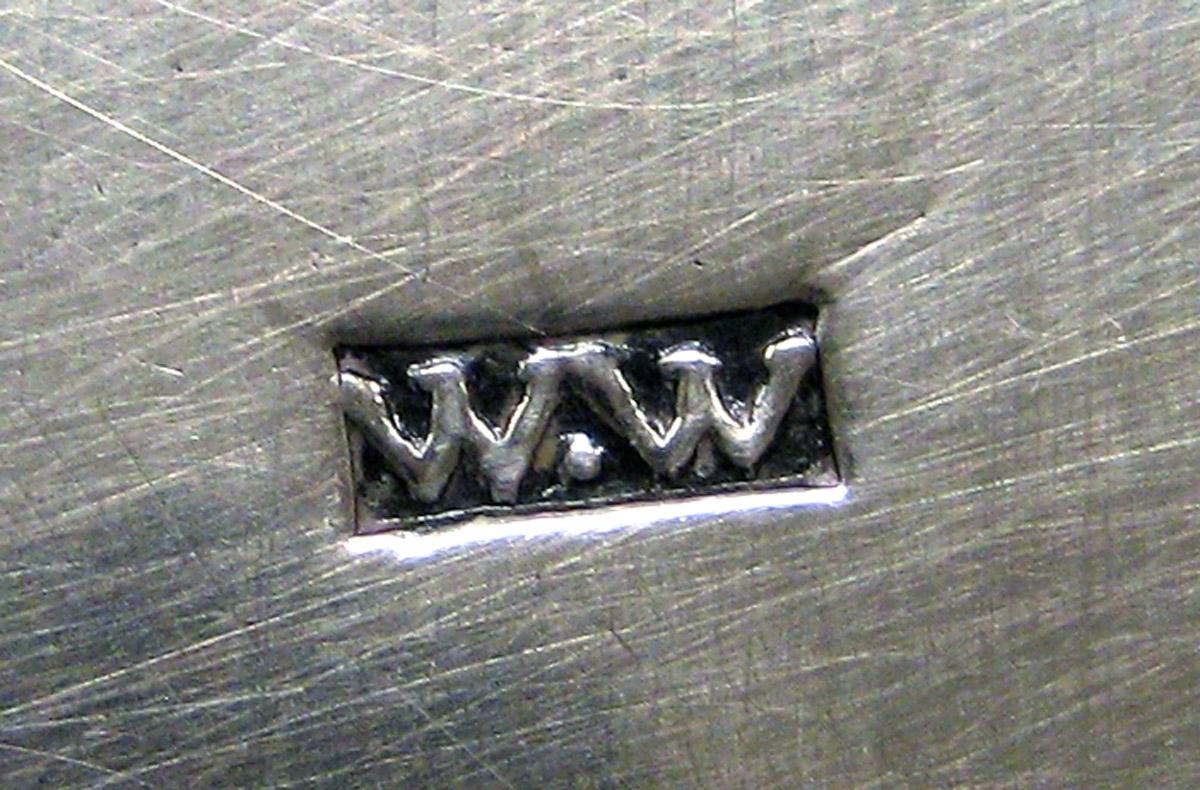 1957.0042 Silver Salver mark 4