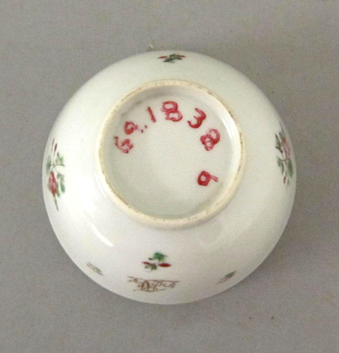 1969.1838 B Porcelain teabowl underside