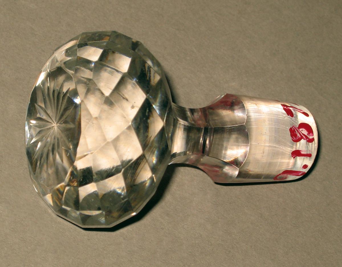 1969.1872 Glass stopper