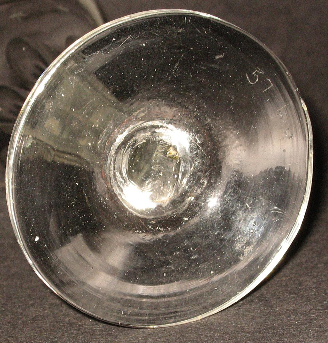 1959.0049.001 Glass wineglass (underside)