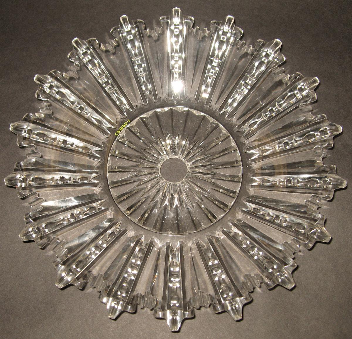 1969.1896.001 Glass plate