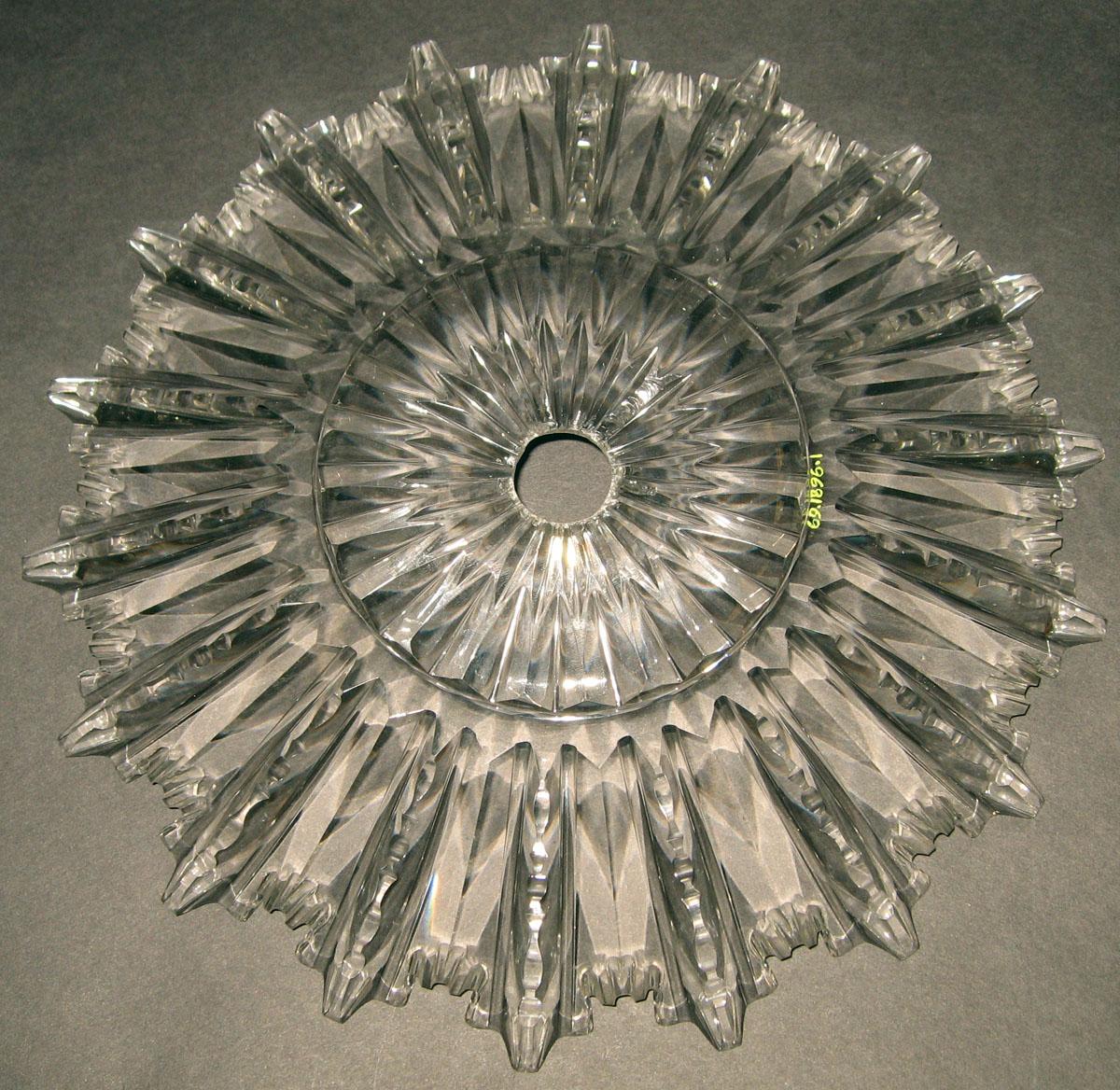 1969.1896.001 Glass plate (underside)