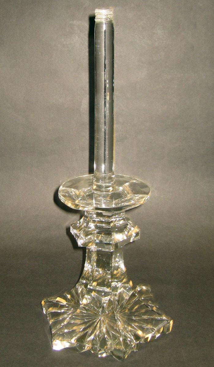 1969.1898 Glass pedestal