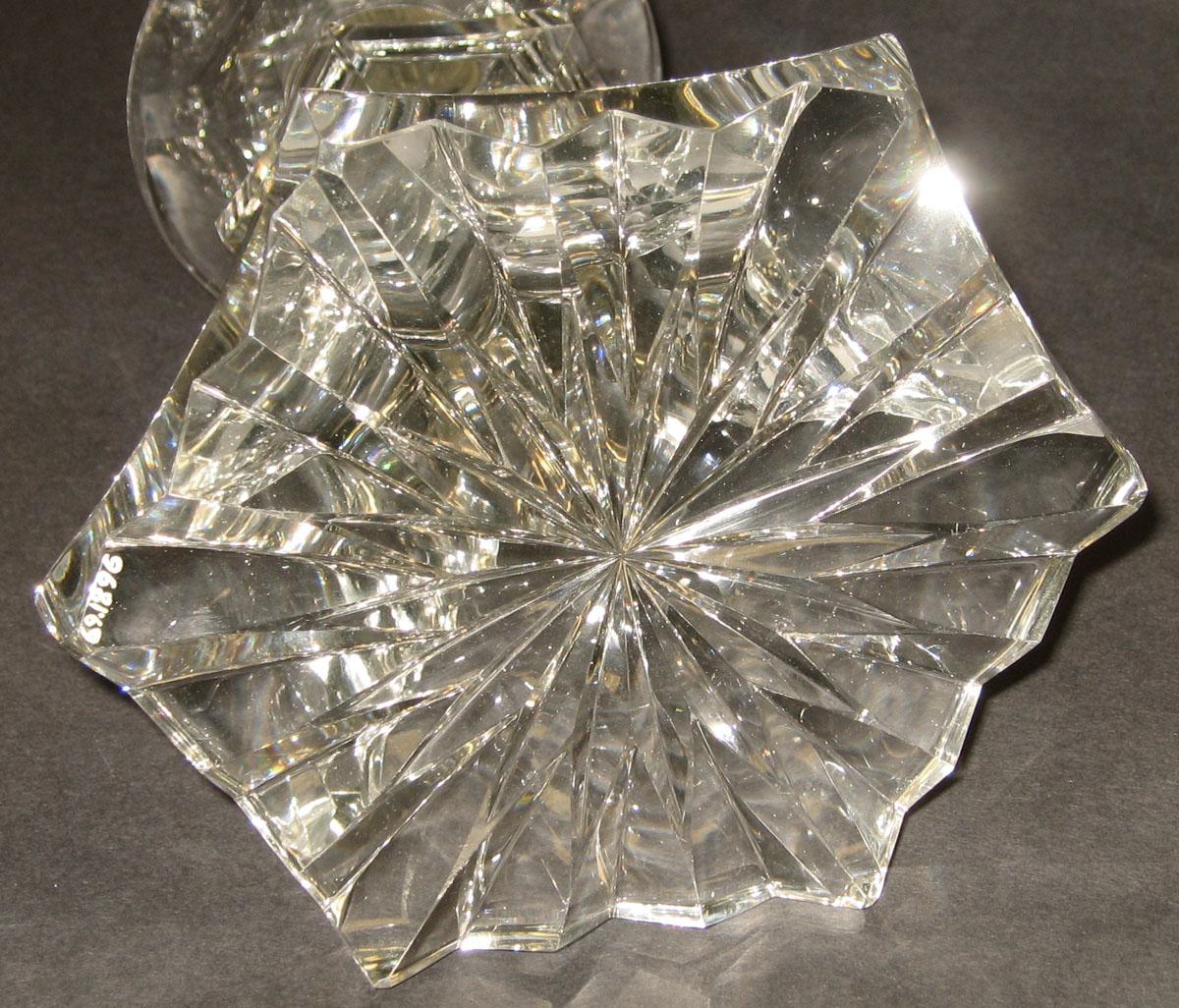 1969.1898 Glass pedestal (underside)