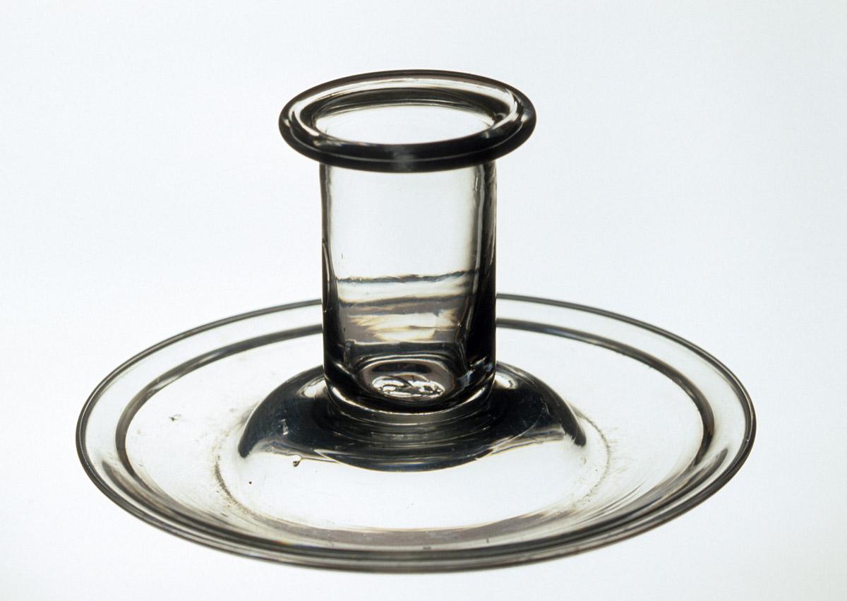 1957.0056.001 Glass candlestick