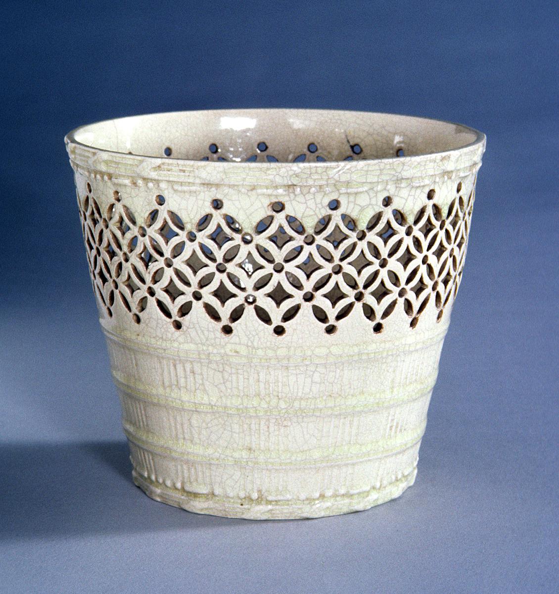 1969.1966 Pot, Bucket