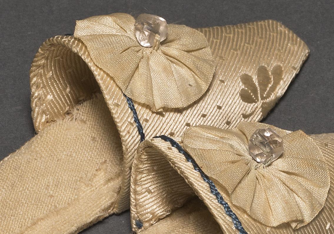 1969.1992 Needle Case, View 2 Detail