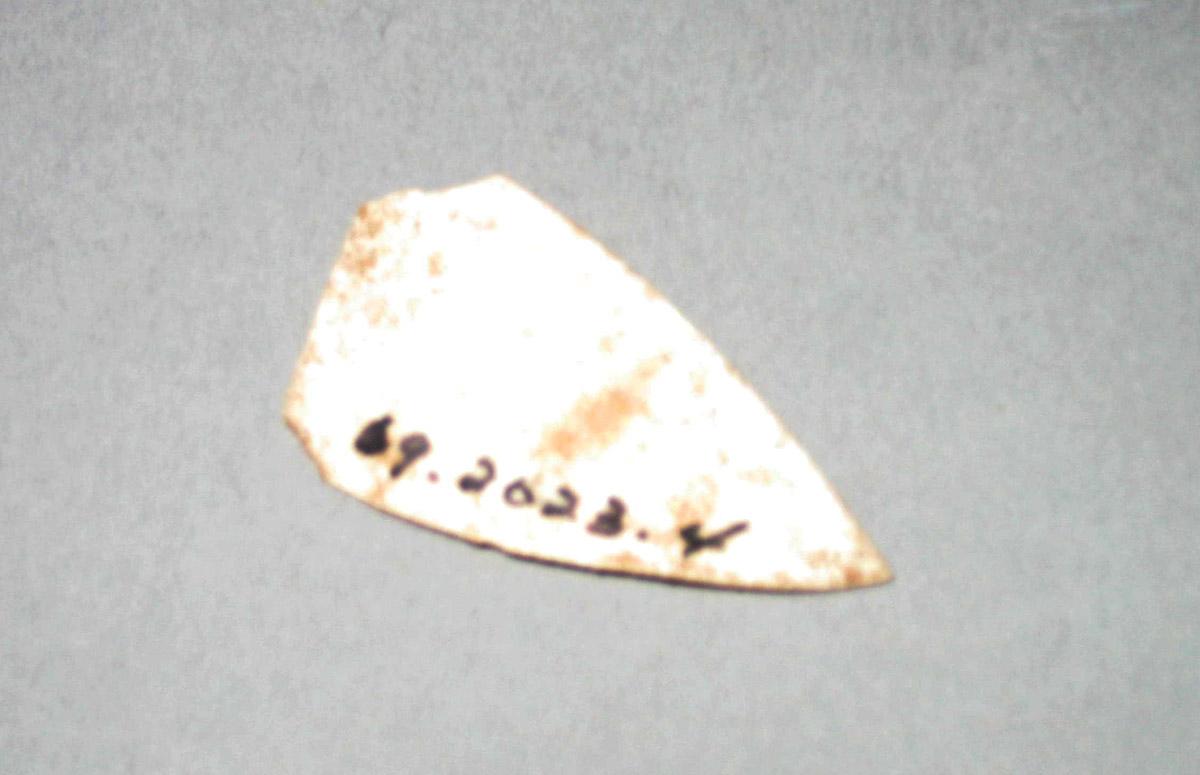 1969.2023.004 Ceramic fragment underside