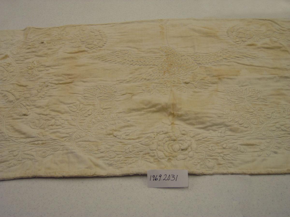 1969.2031 Tablecover