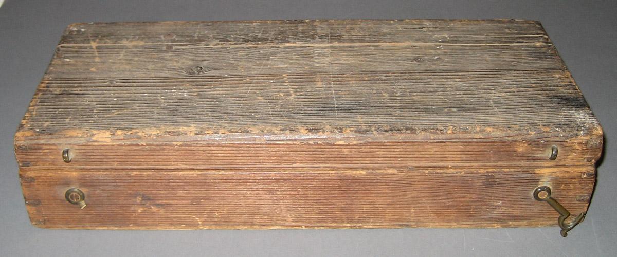 1969.2041 D Box