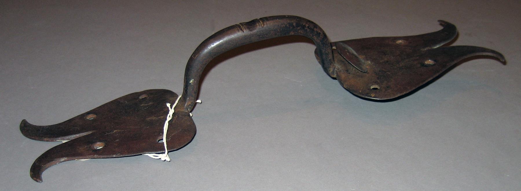 1969.2044 Door handle