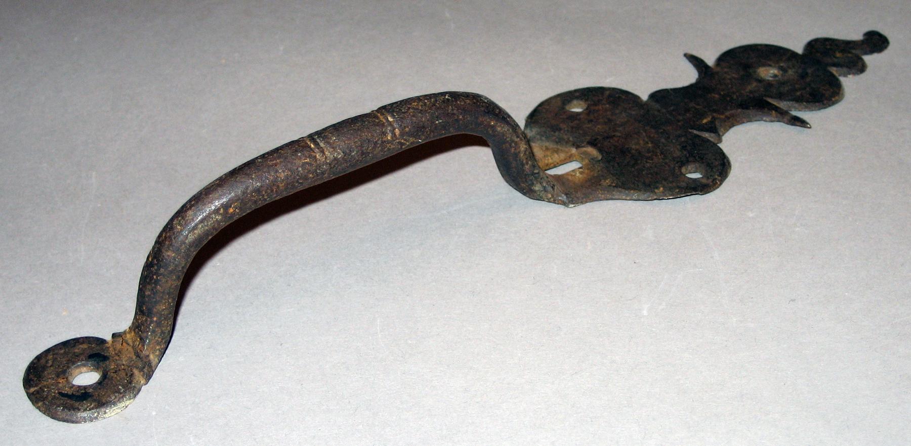 1969.2053 Door handle