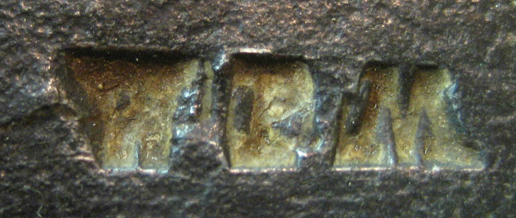 1969.0298.002 A, B Hinge (mark)