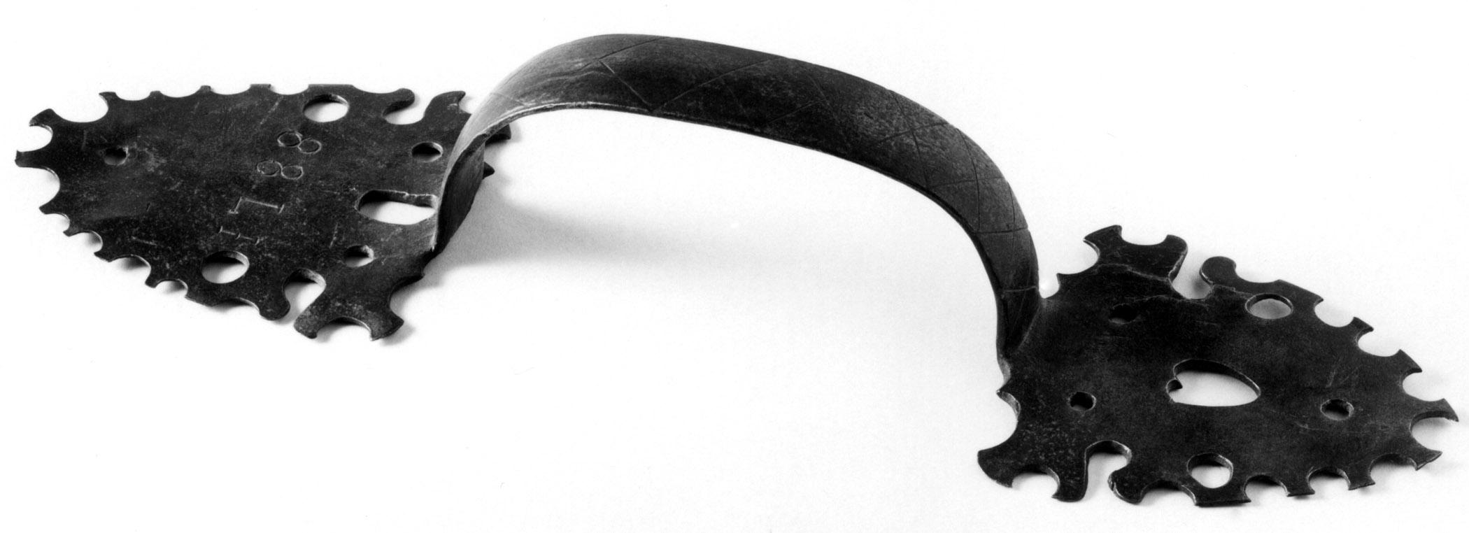 1969.2106 Door handle
