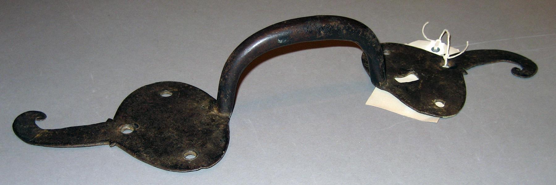1969.2107 Door handle
