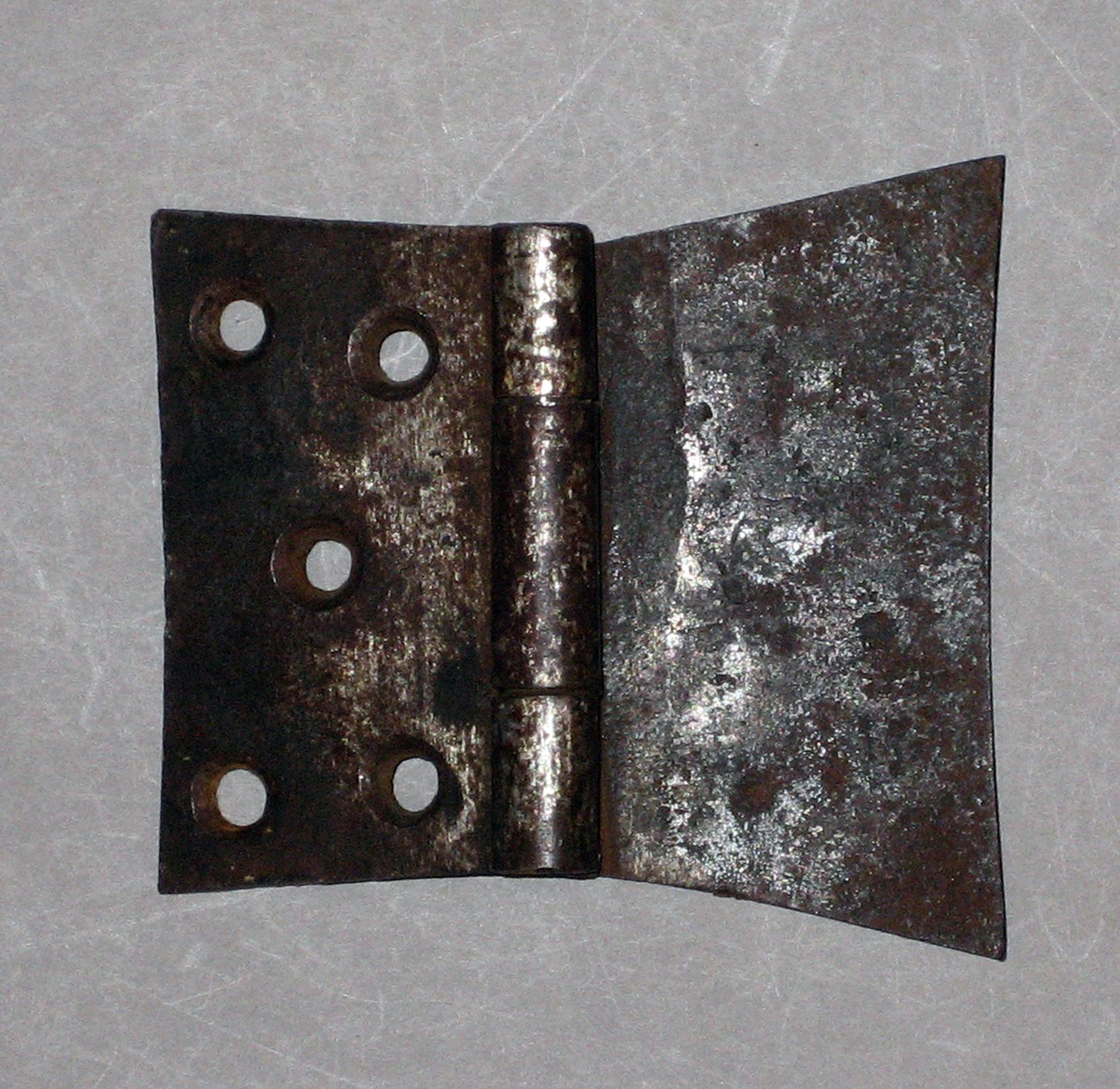 1969.2114 Hinge