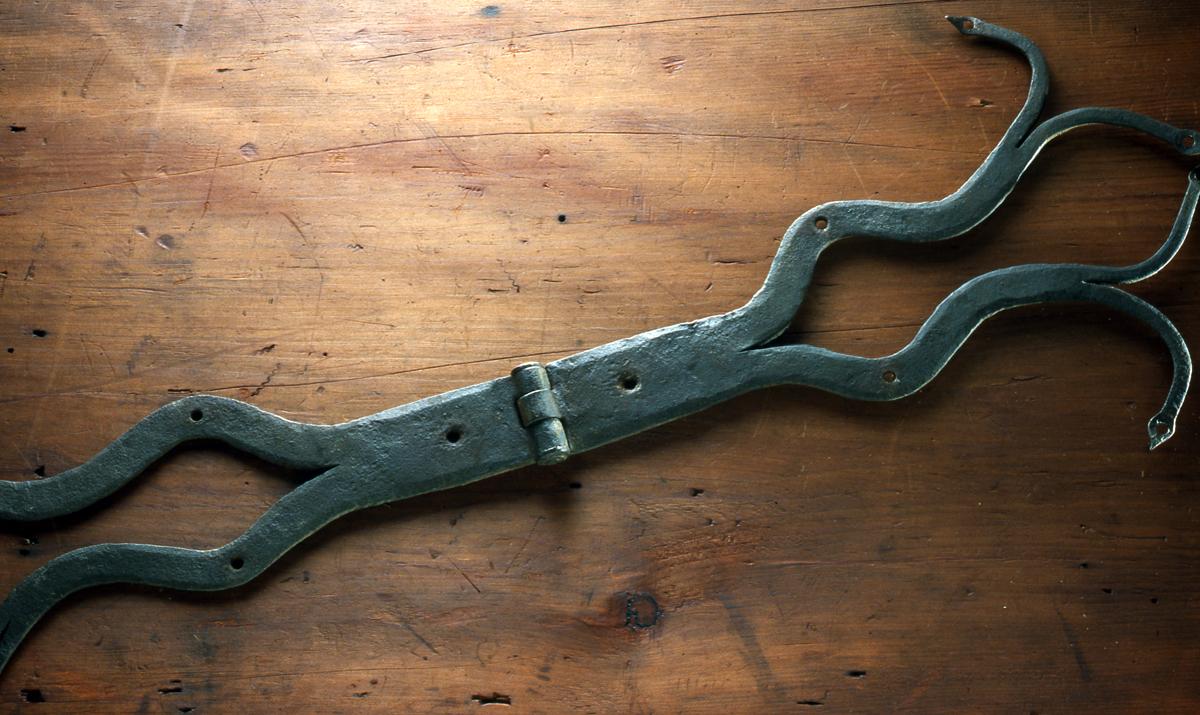 1969.2132 Hinge (view 2)