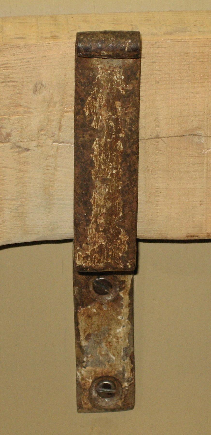 1969.2133.002 Door bar support