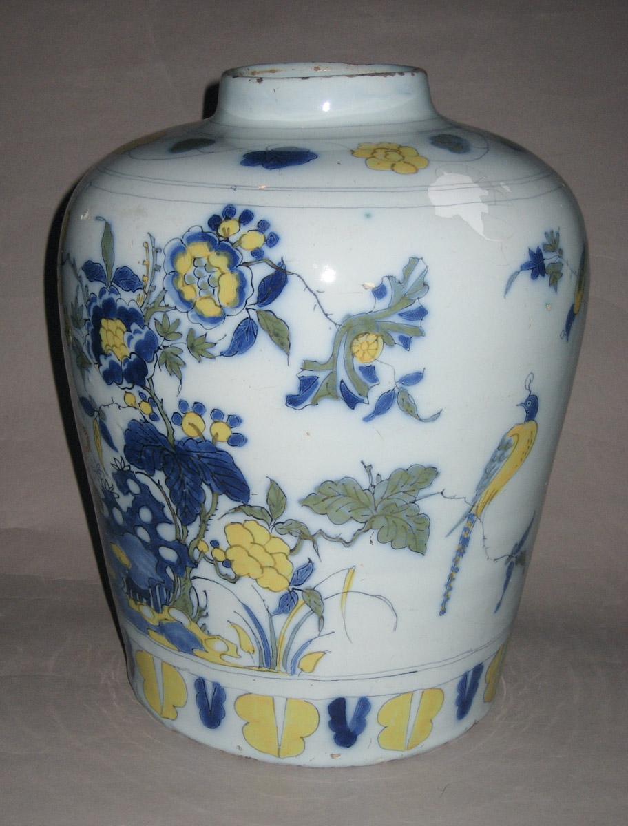 1969.2145 Delft vase (side 2)