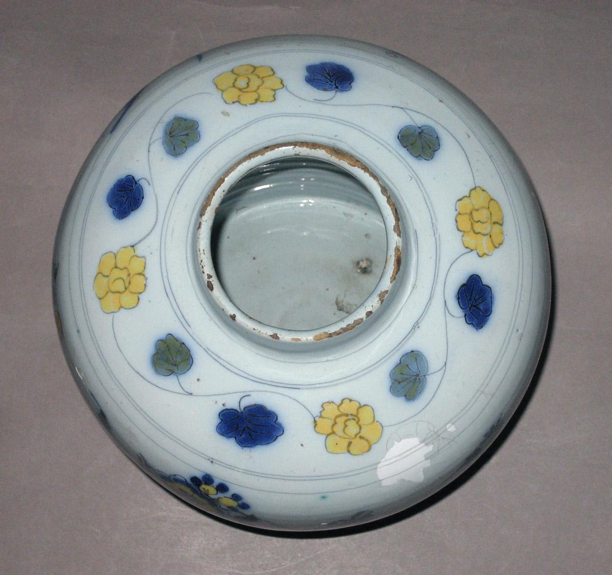 1969.2145 Delft vase (top)