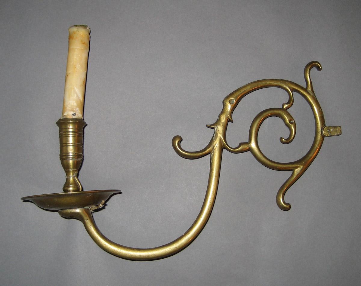 1969.2149 E Chandelier