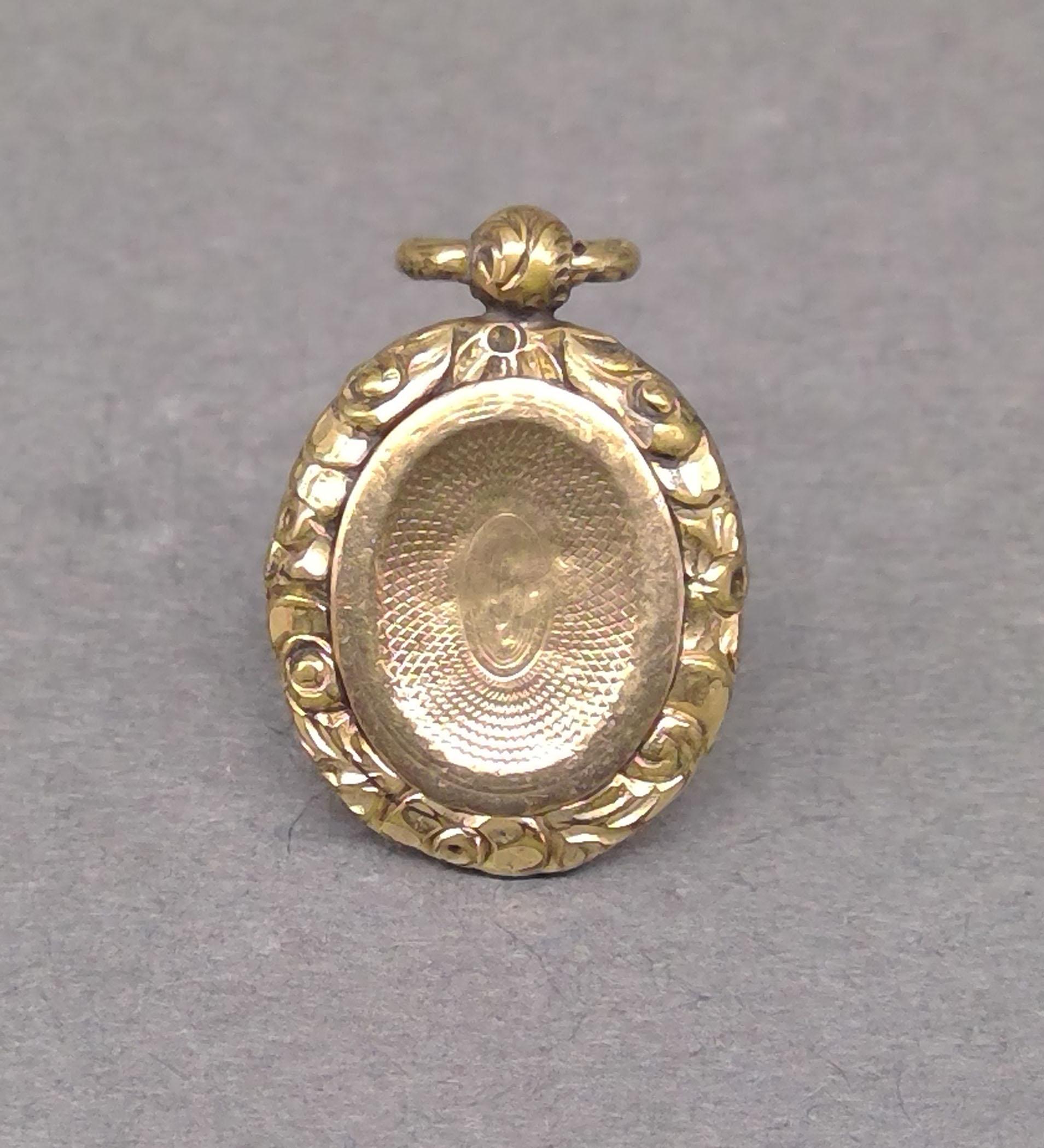 1969.2199 Locket, Mourning locket, view1