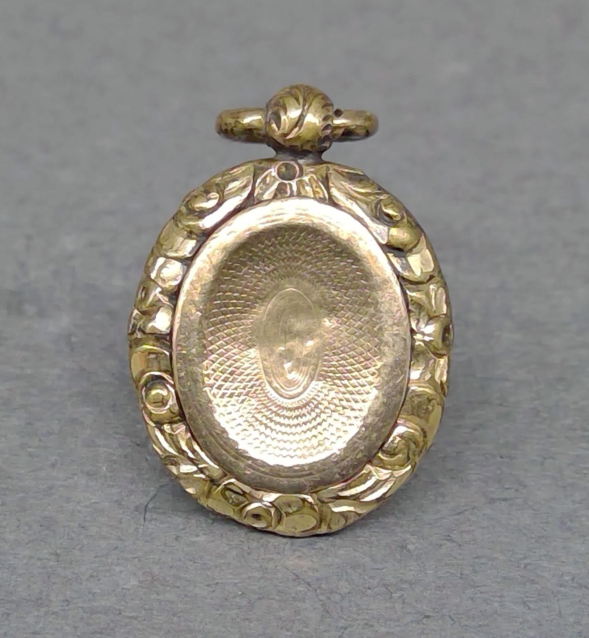 1969.2199 Locket, Mourning locket, view2