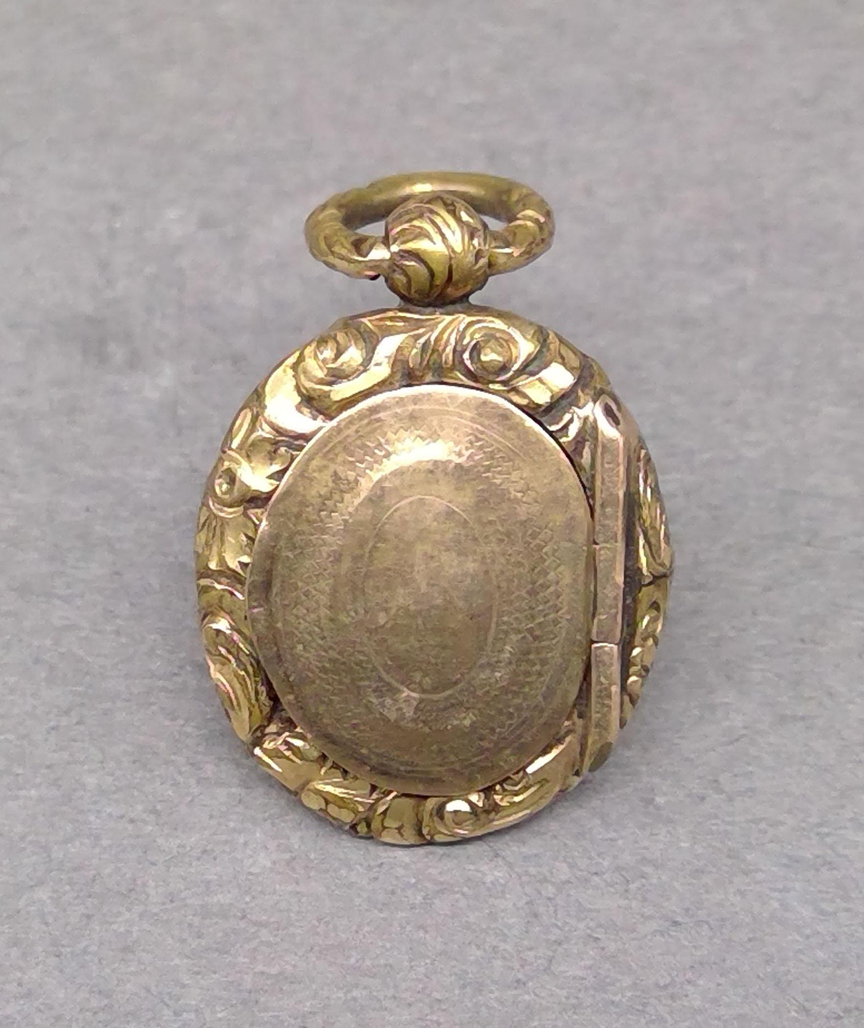 1969.2199 Locket, Mourning locket, view3