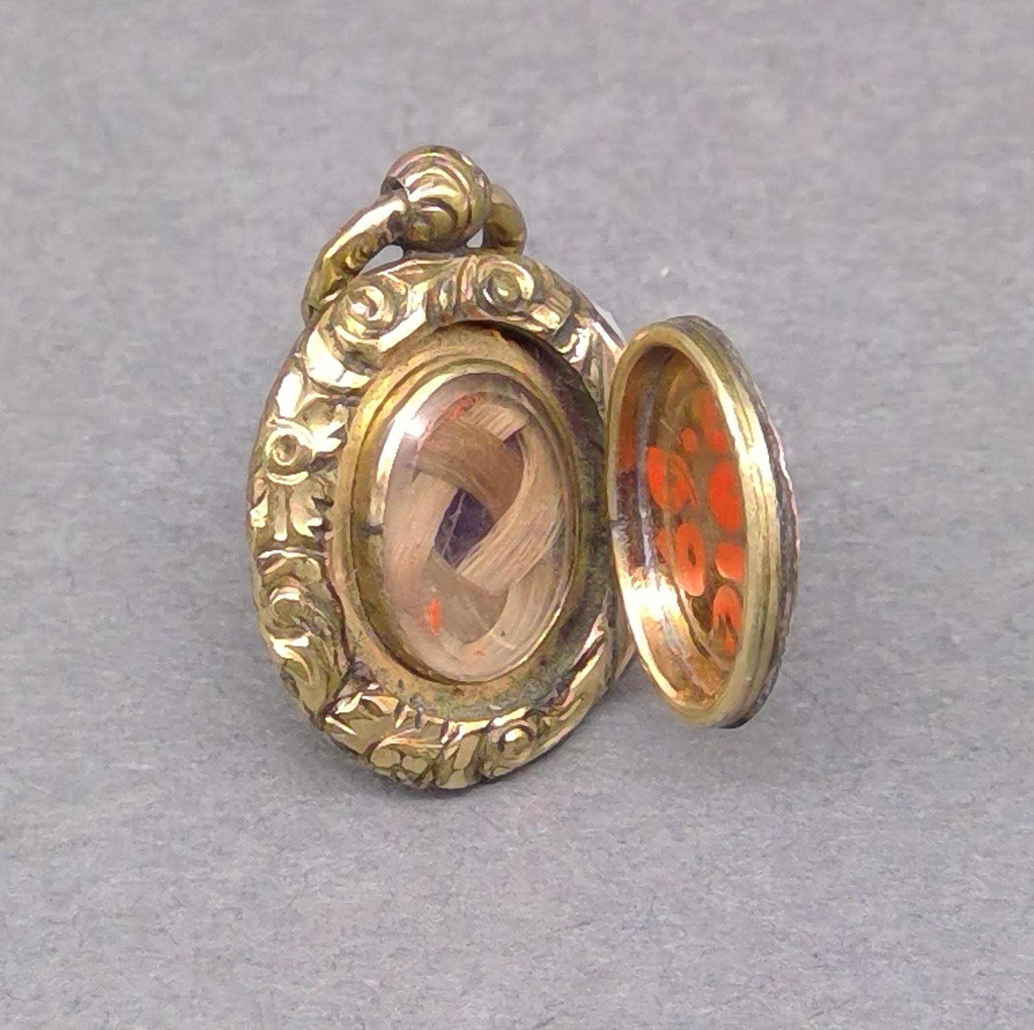 1969.2199 Locket, Mourning locket, view5