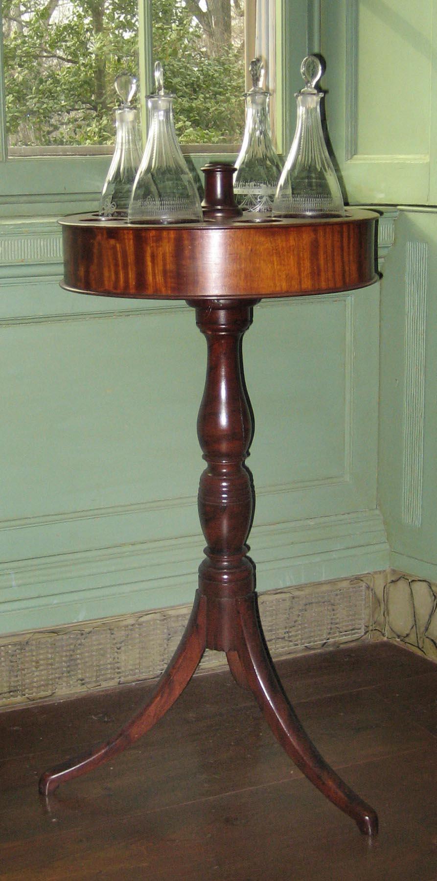 1957.0066 Drinking stand with decanters
