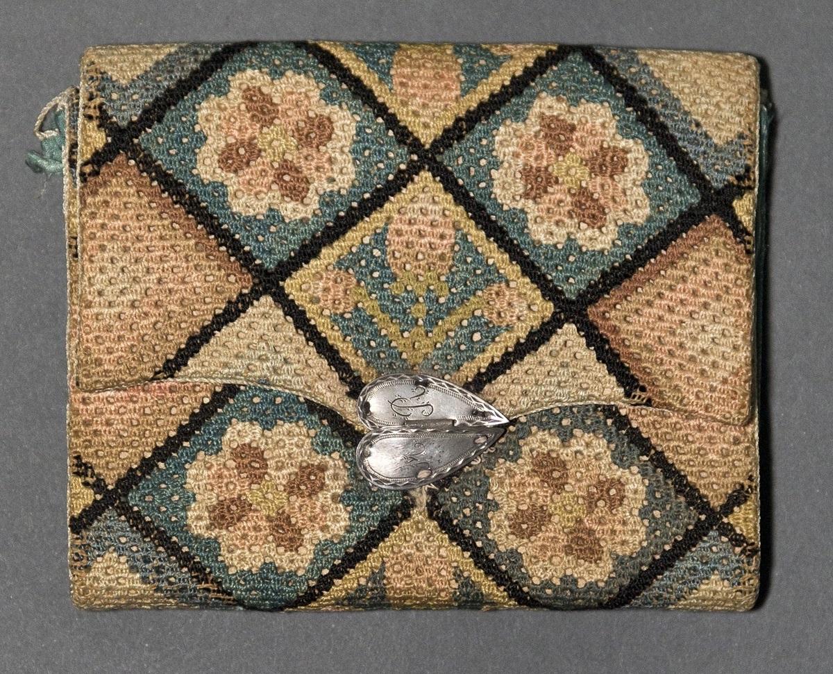 1957.0067.009 Pocketbook