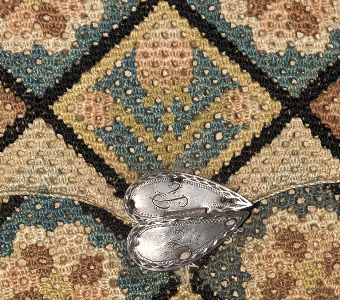 1957.0067.009 Pocketbook, Detail