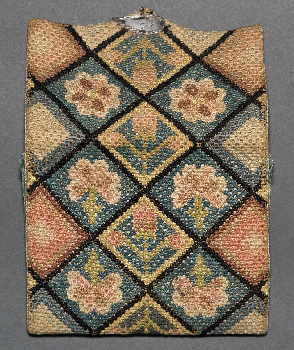 1957.0067.009 Pocketbook, Pattern
