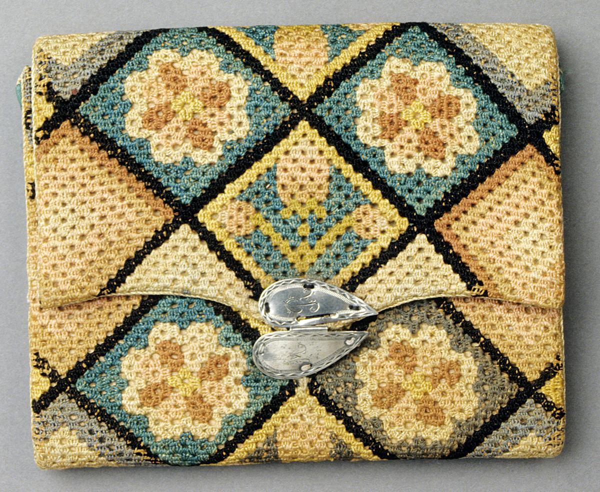 1957.0067.009 Pocketbook, View 2