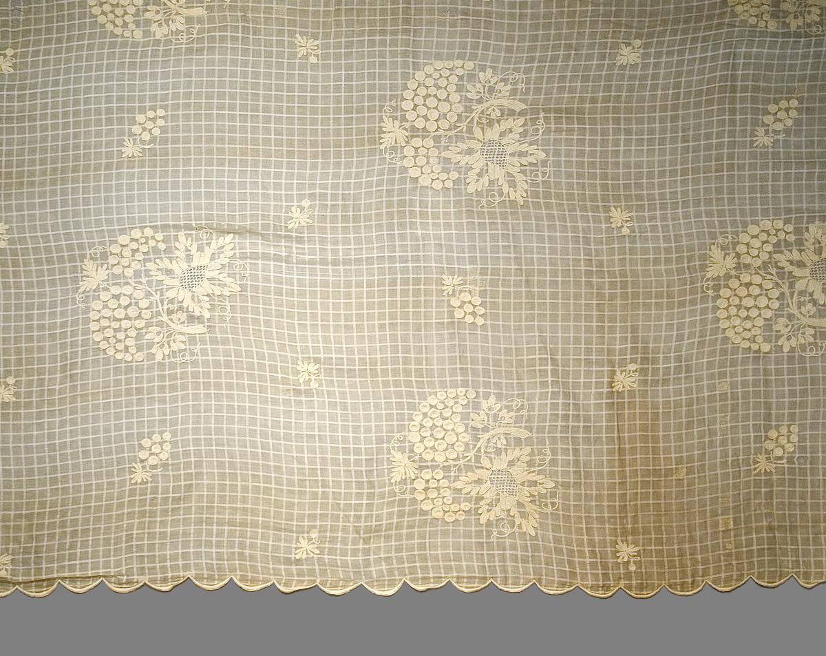 1969.2475 Window Hanging, Curtain, Pattern Repeat