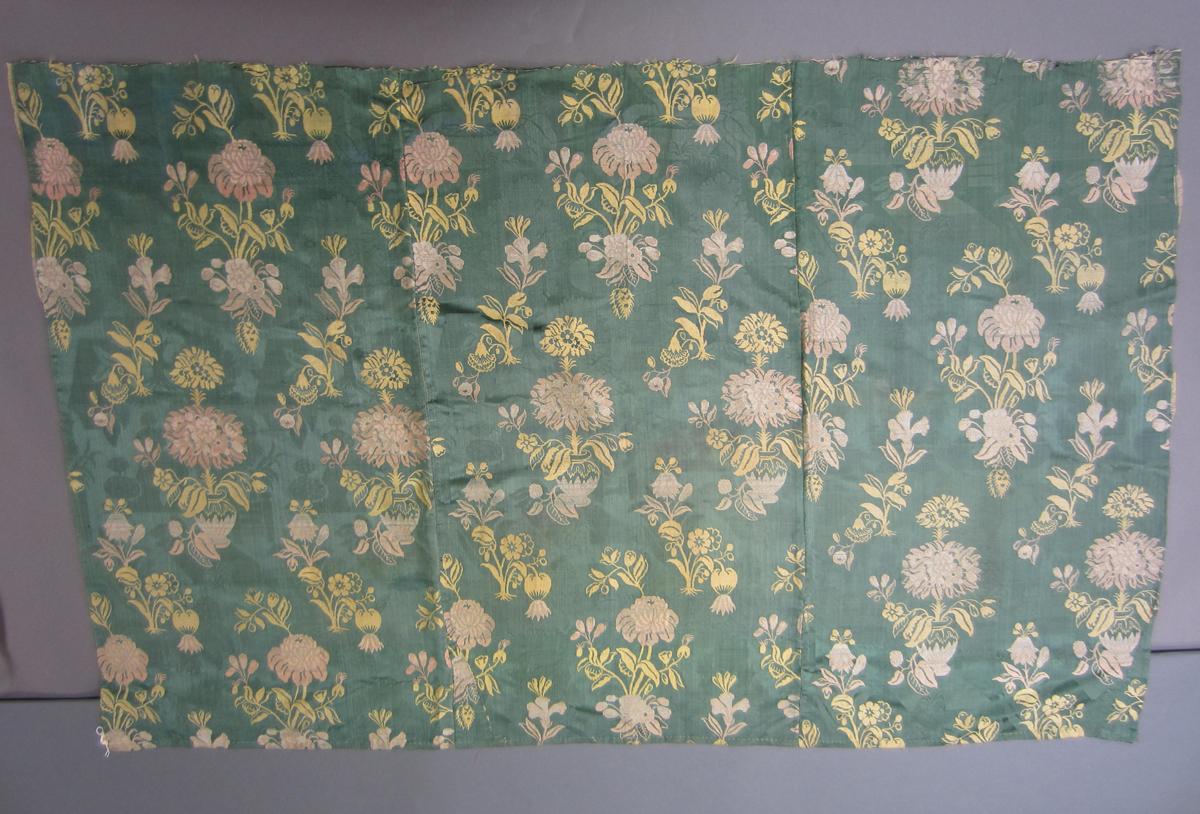 1969.2481 D Ex Dress, Front