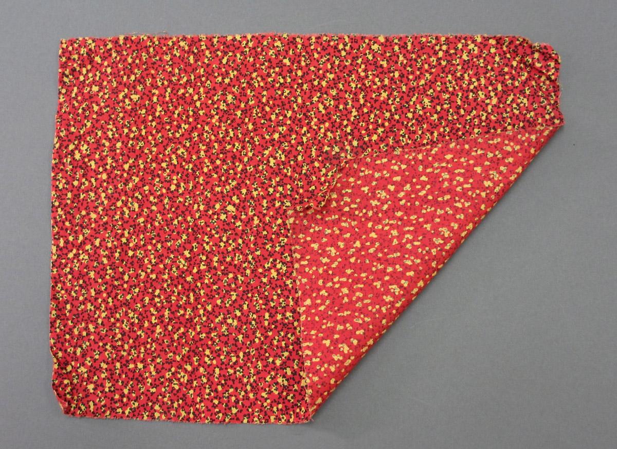 1962.0163.022 Textile, printed folded corner