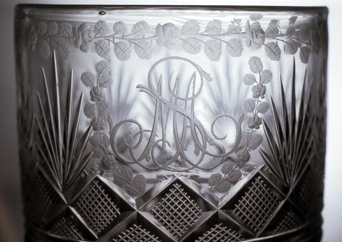 1957.0076.001 Tumbler, Beaker (detail 2)