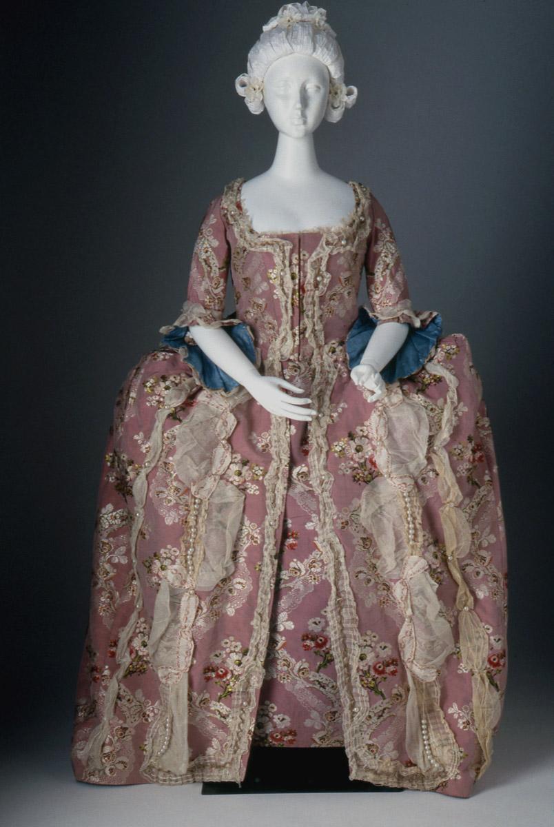 1969.2571 Dress