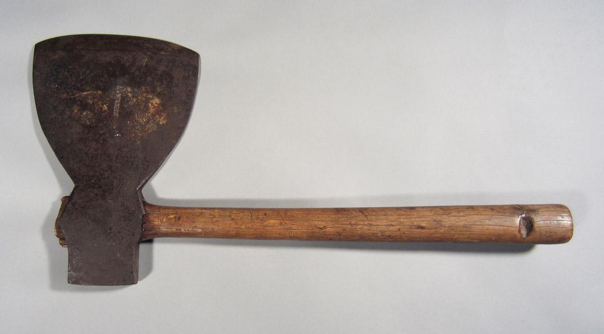 1957.0080.003 Axe, Side 1