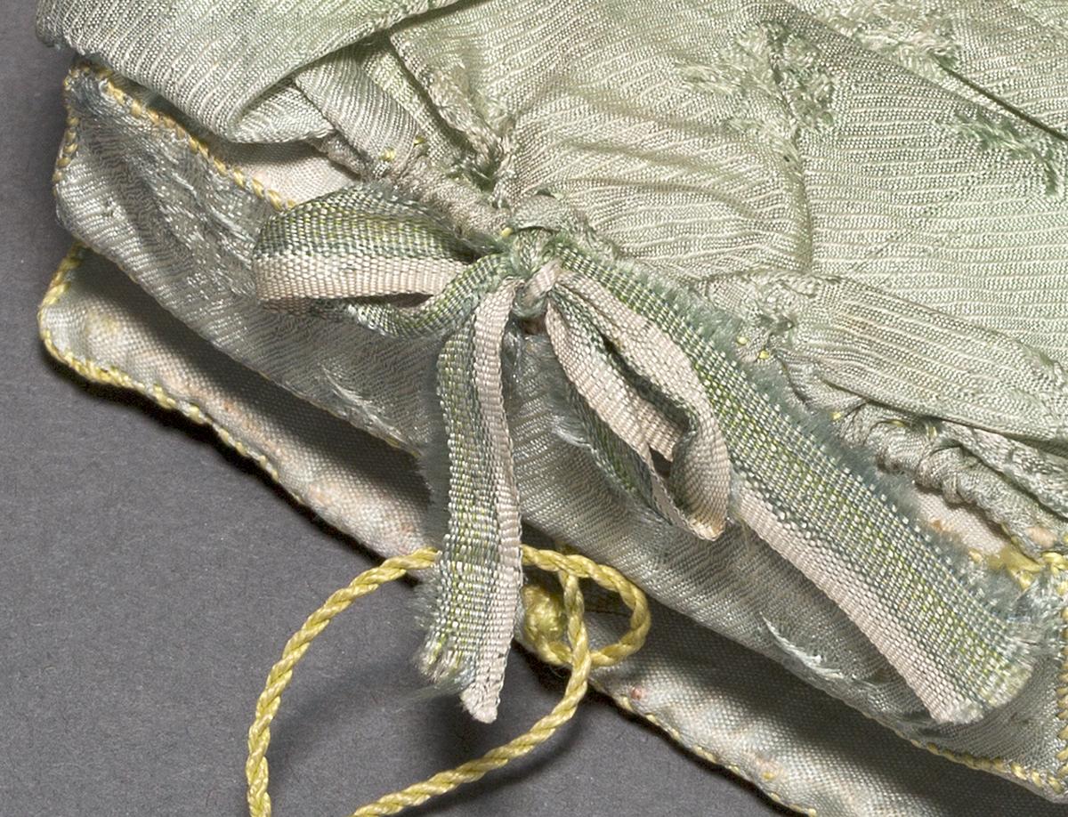 1957.0083.005 Needle Case, View 2 Detail 2
