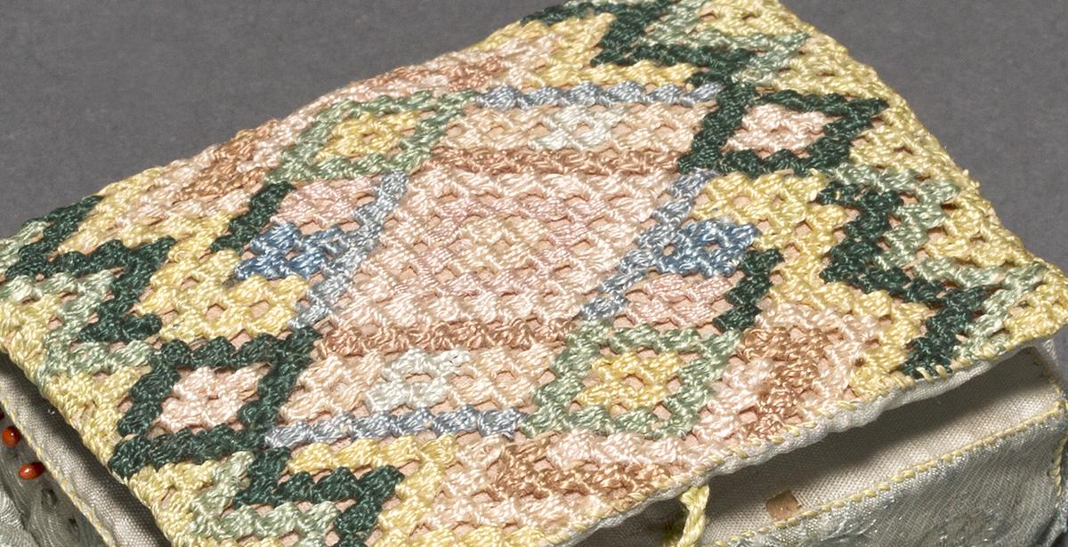 1957.0083.005 Needle Case, Detail