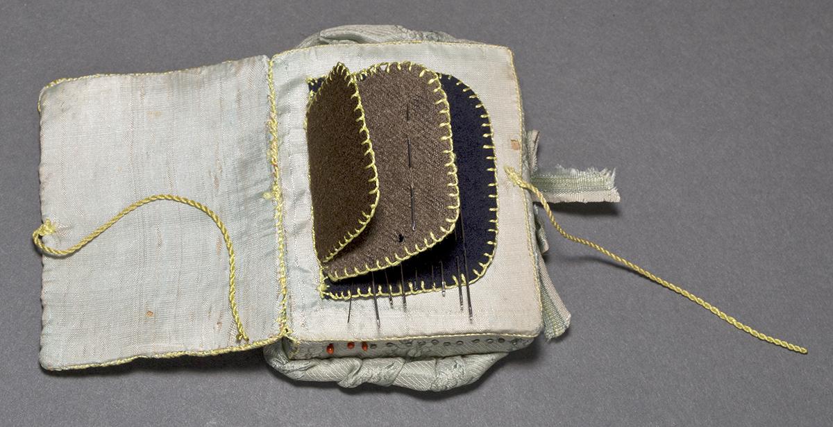 1957.0083.005 Needle Case, Inside