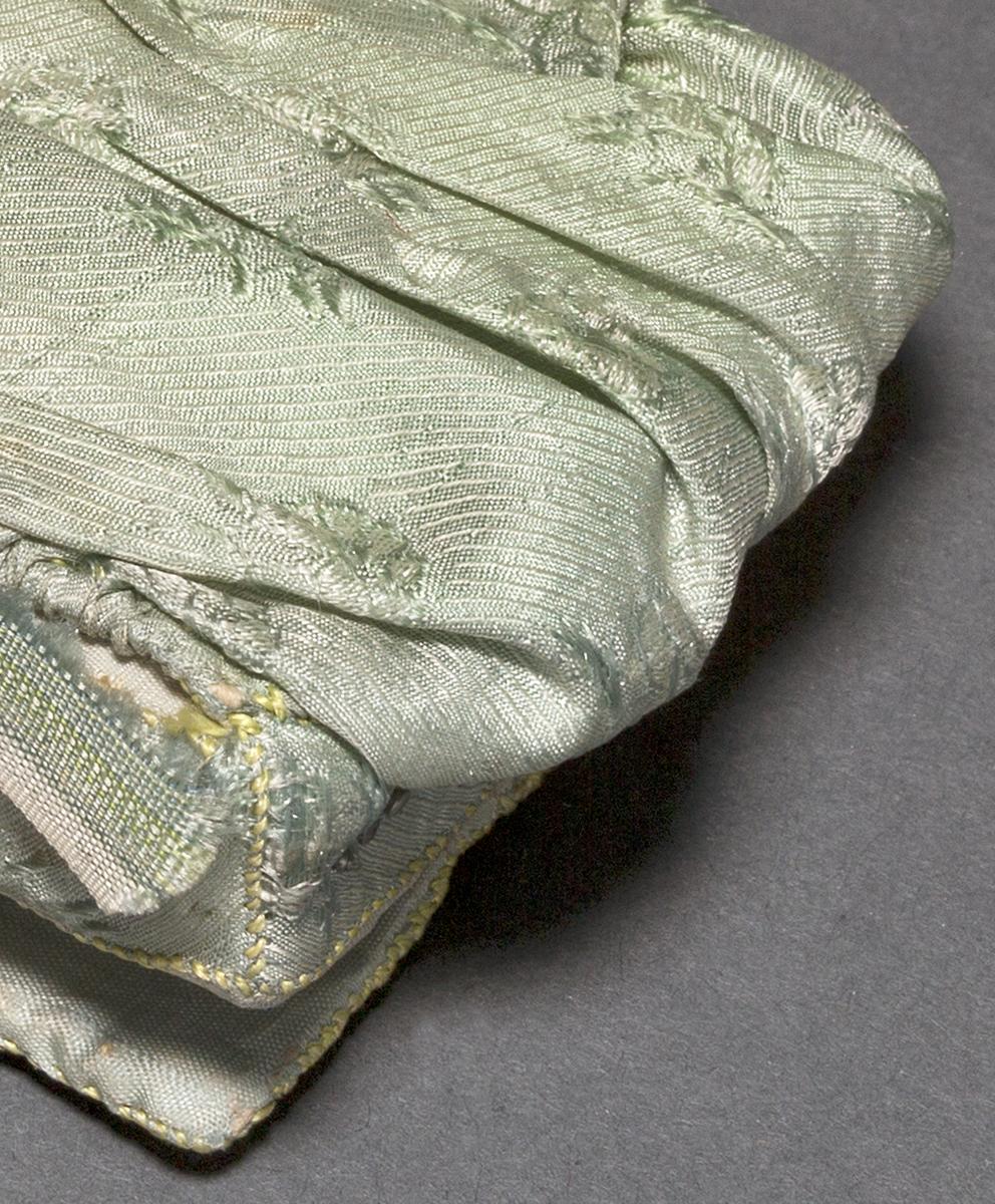 1957.0083.005 Needle Case, View 2 Detail