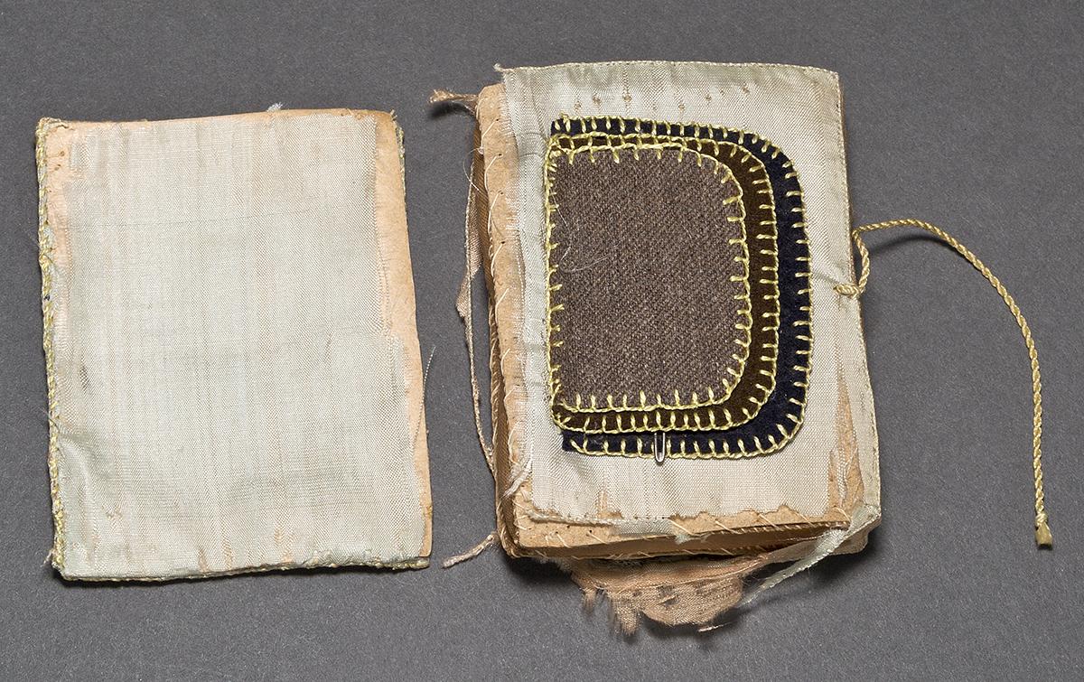 1957.0083.006 Needle Case, Inside