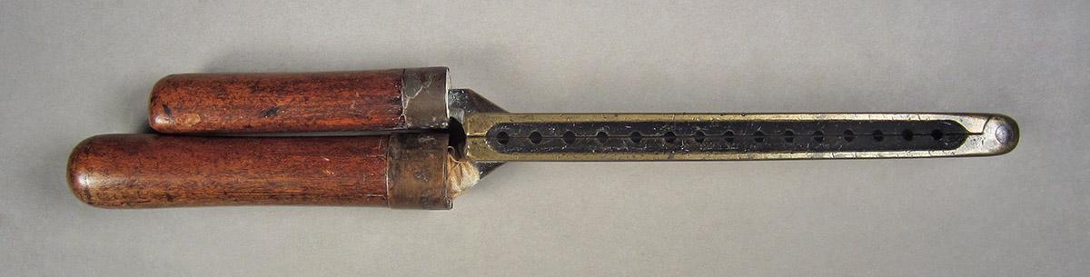 1957.0084.001, Shot mold, side 3