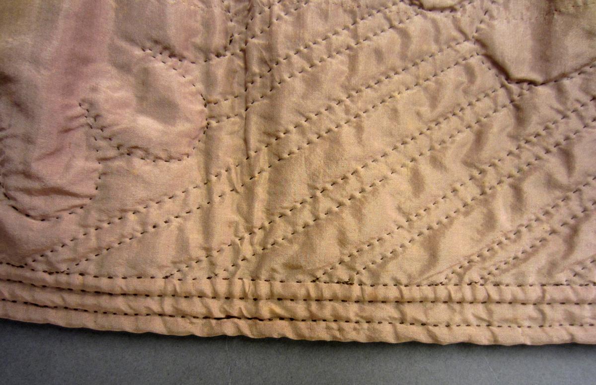 1969.2696.001 Petticoat, Hem